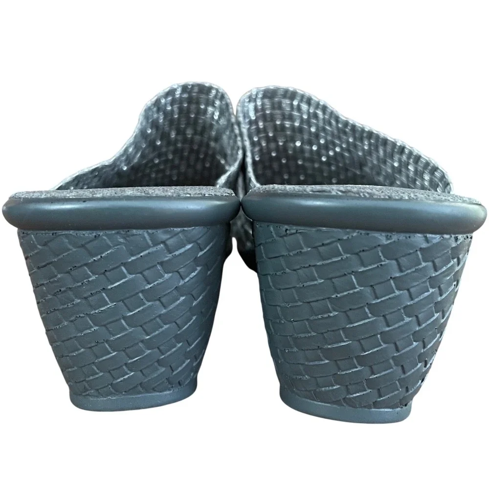 NEW Bernie Mev Kent Wedge Sandals Silver‎ Grey Woven Elastic Comfort US 9 EU 40